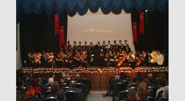 Oda Orkestrası & Koro & Konuk Sanatçılar